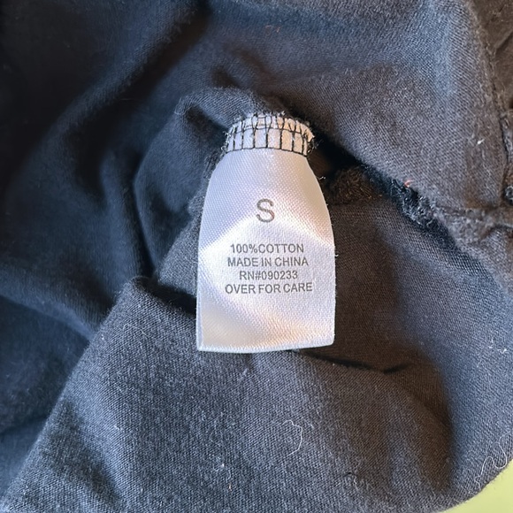 Playboy x Pacsun Long sleeve Black Shirt for Men or Women with sleeve Logo Sz Sm - Picture 7 of 7